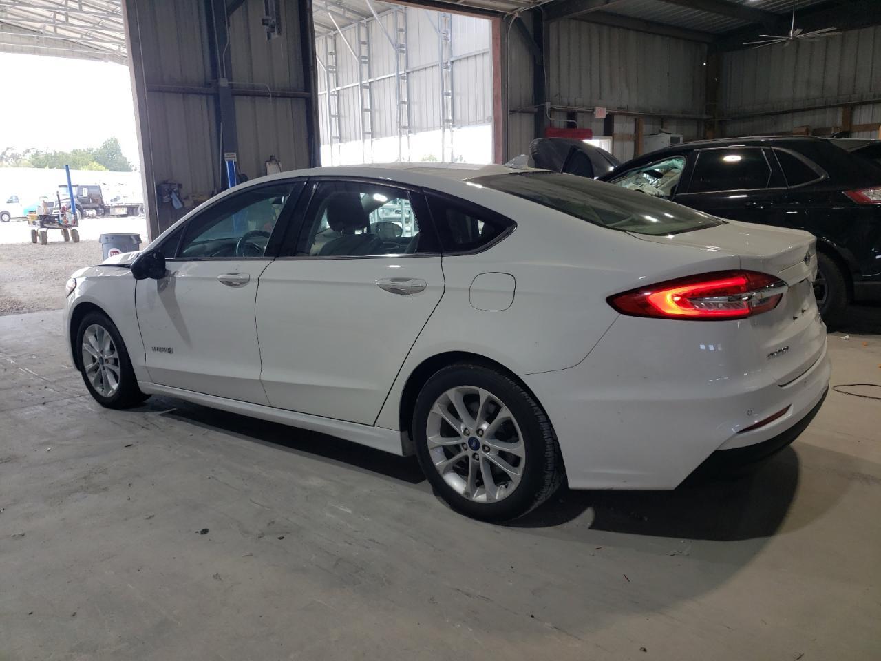 2019 Ford Fusion Se - Фото 2