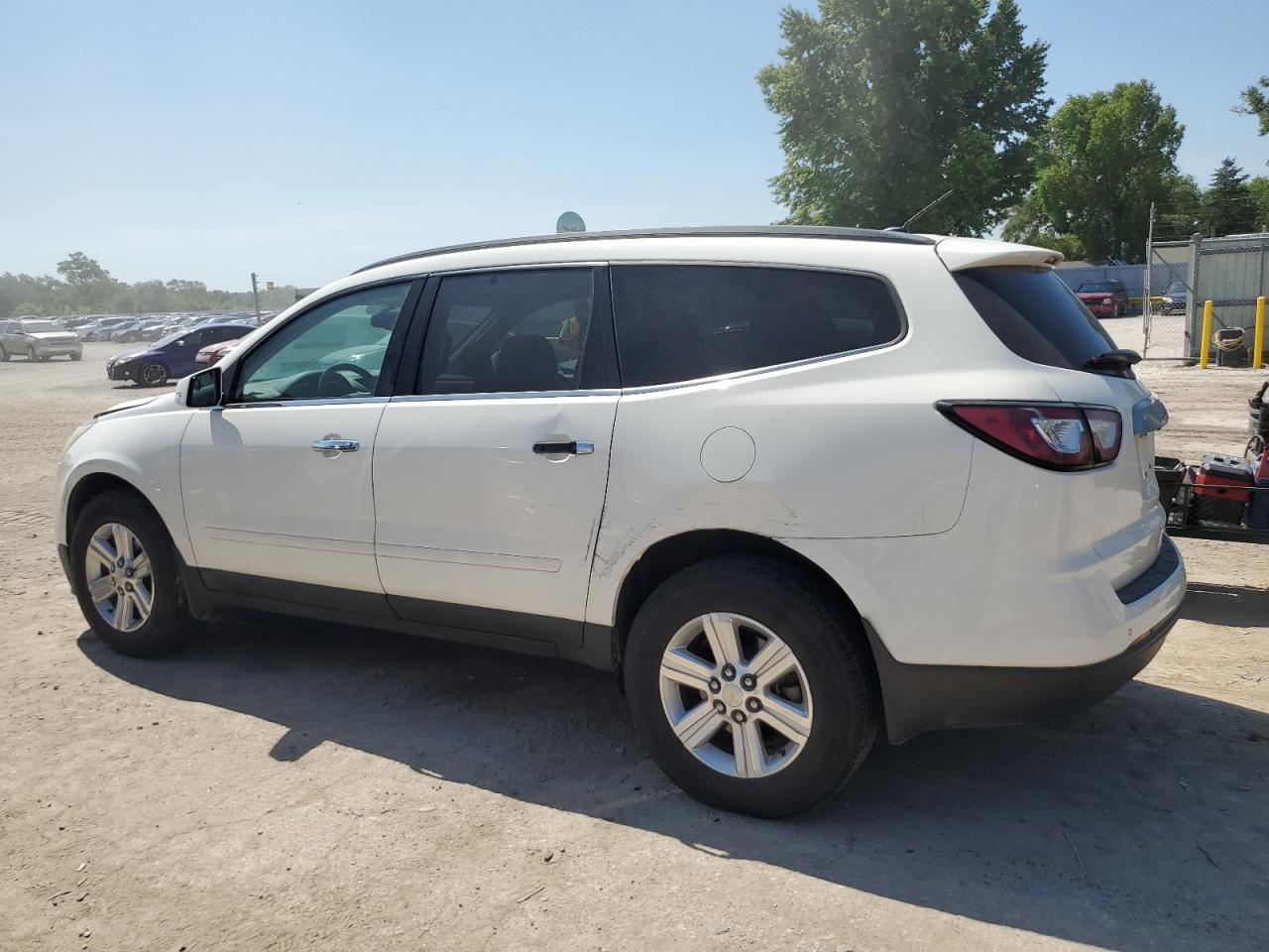 2014 Chev Traverse - Фото 2