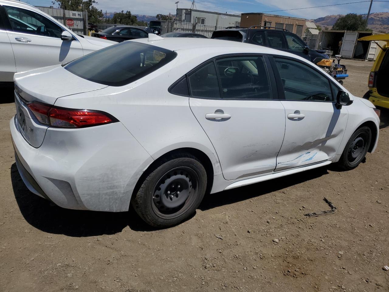 2022 Toyota Corolla Le - Image 3