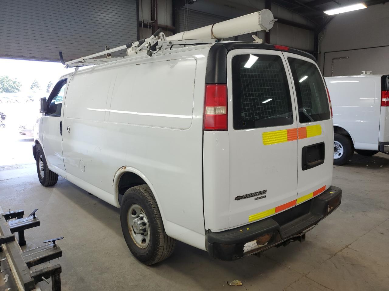 2013 Chevrolet Express G2500 - Фото 2