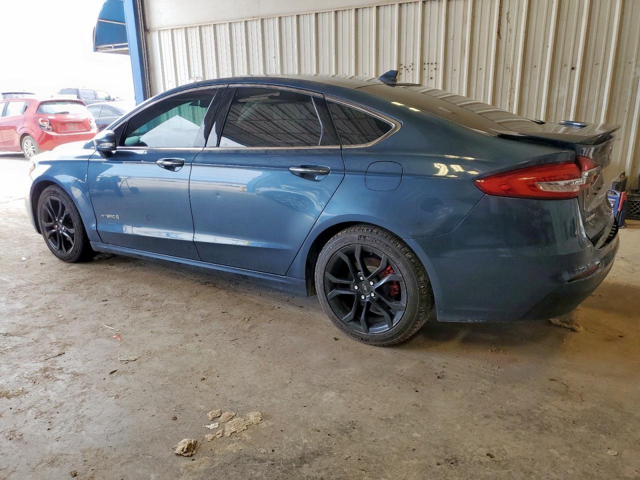 2019 Ford Fusion Titanium - Image 2