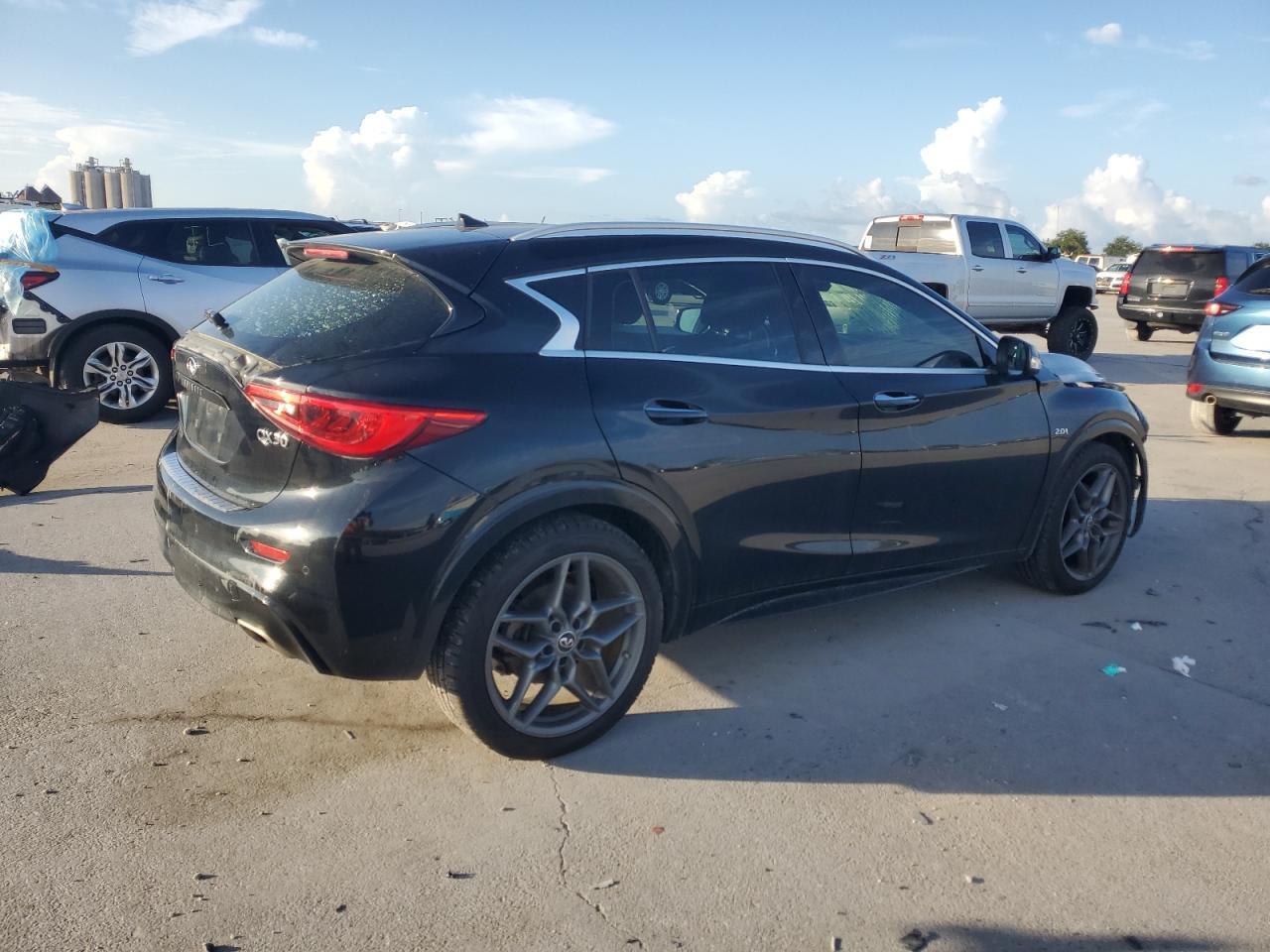 2018 Infiniti Qx30 Base - Image 3