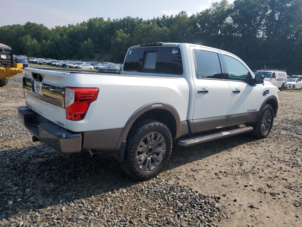2017 Nissan Titan Sv - Фото 3