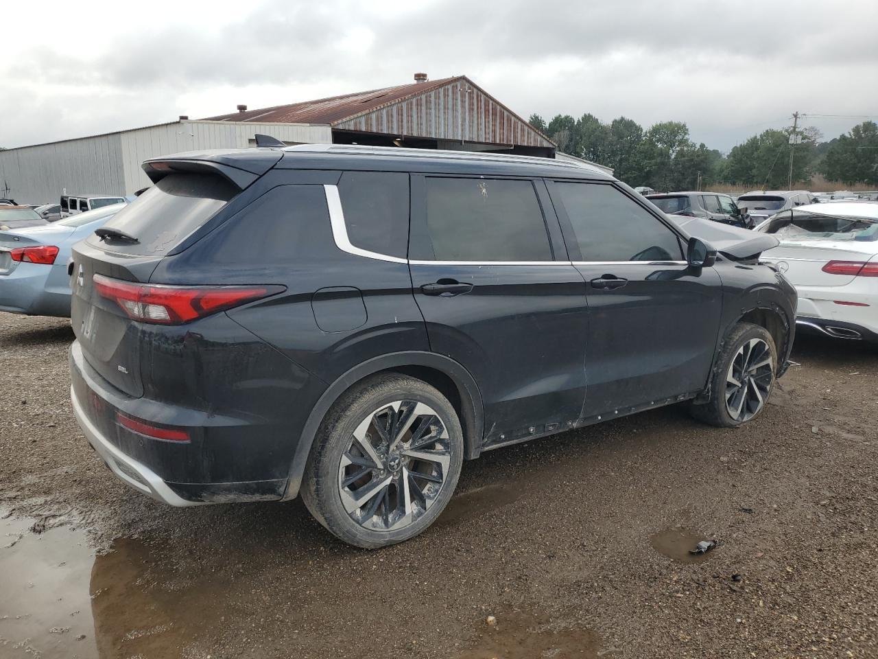 2023 Mitsubishi Outlander Sel - Фото 3