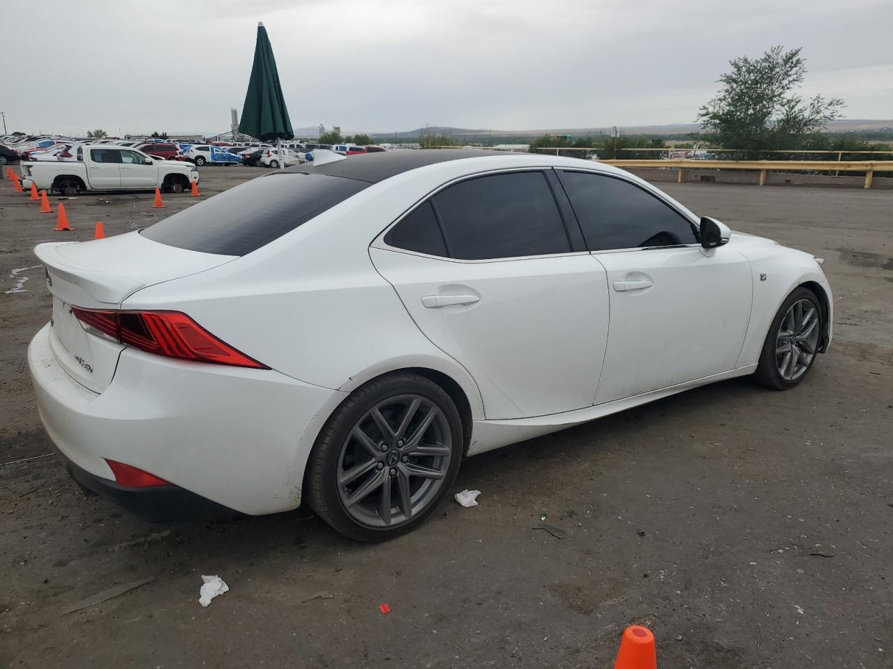 2017 Lexus Is 350 - Фото 3