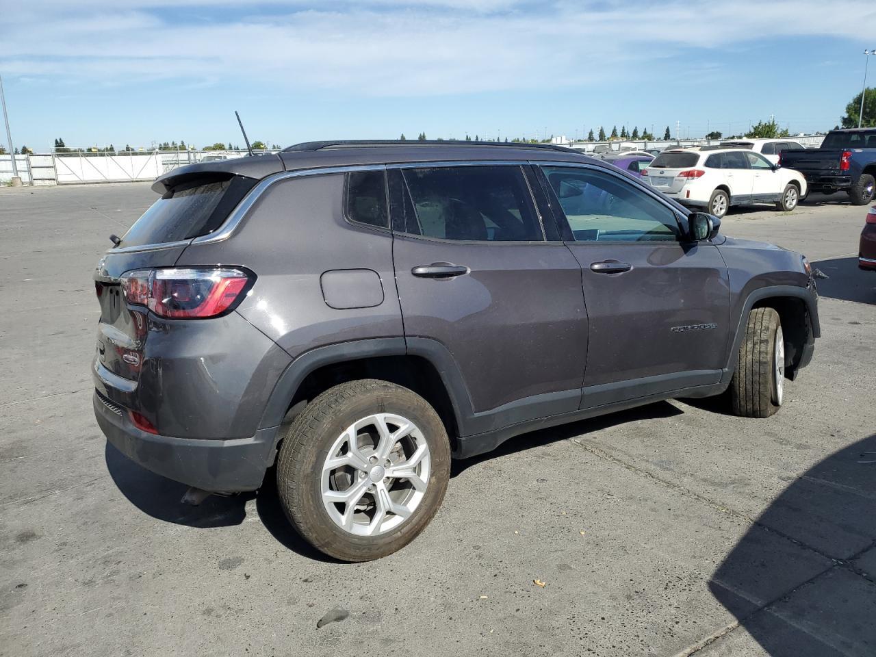 2024 Jeep Compass Latitude - Image 3