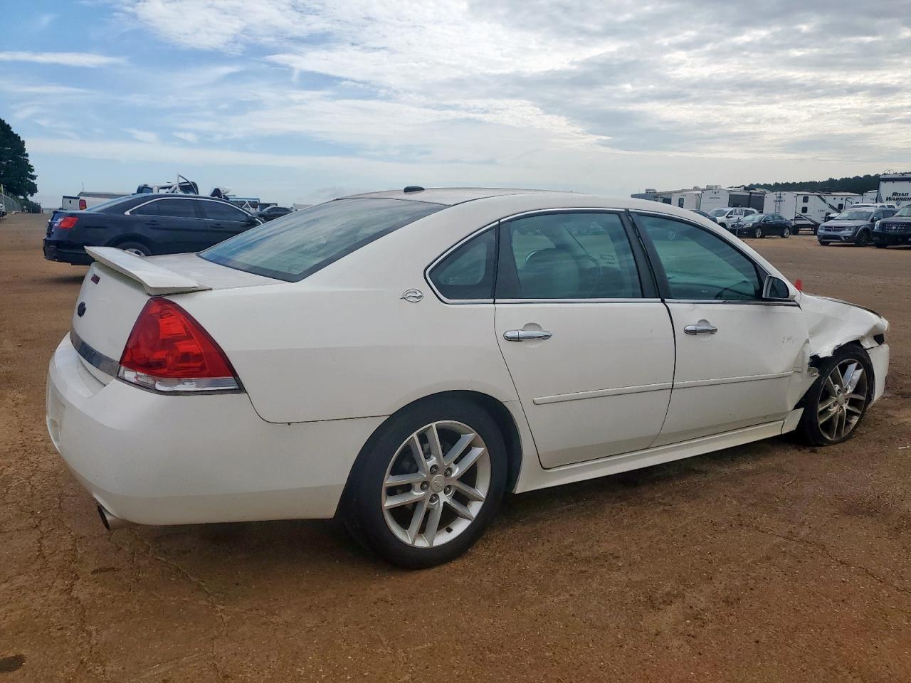 2009 Chevrolet Impala Ltz - Фото 3