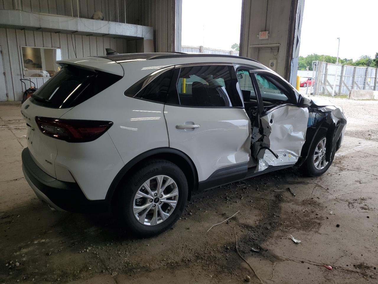 2024 Ford Escape Active - Image 3