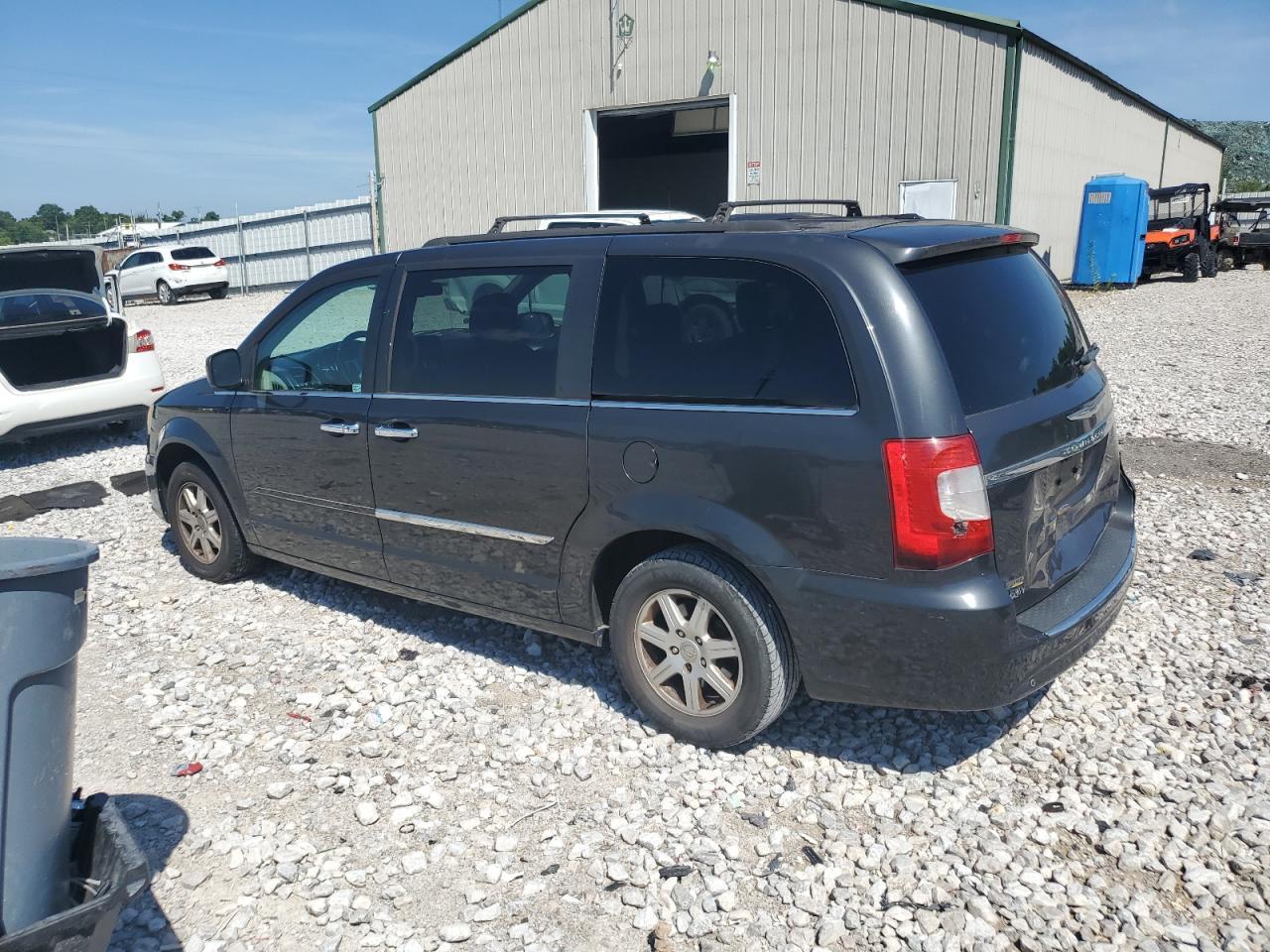 2012 Chrysler Town & Country Touring - Image 2