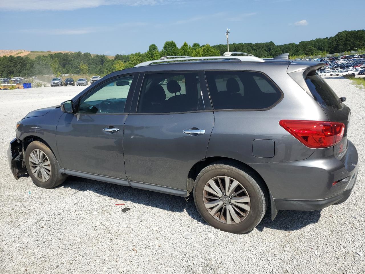 2019 Nissan Pathfinder S - Фото 2