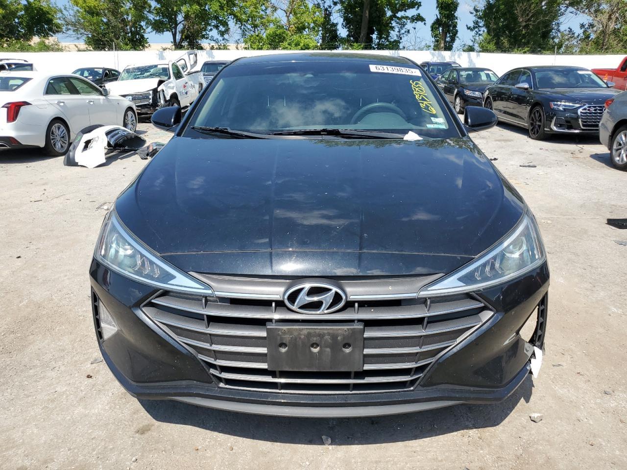 2020 Hyundai Elantra Se - Фото 5