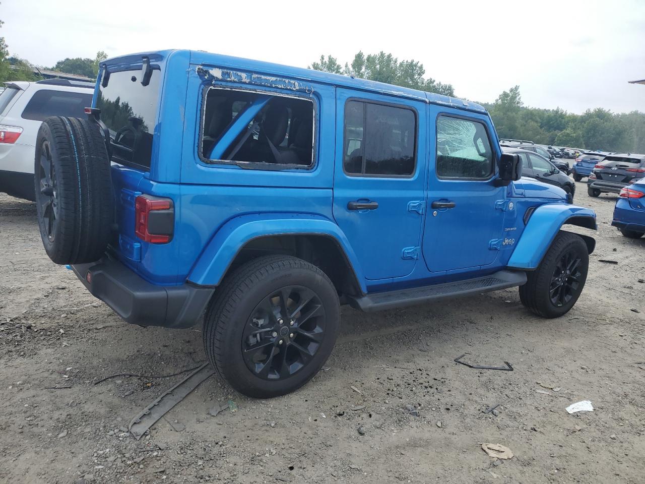 2024 Jeep Wrangler Sahara 4Xe - Image 3