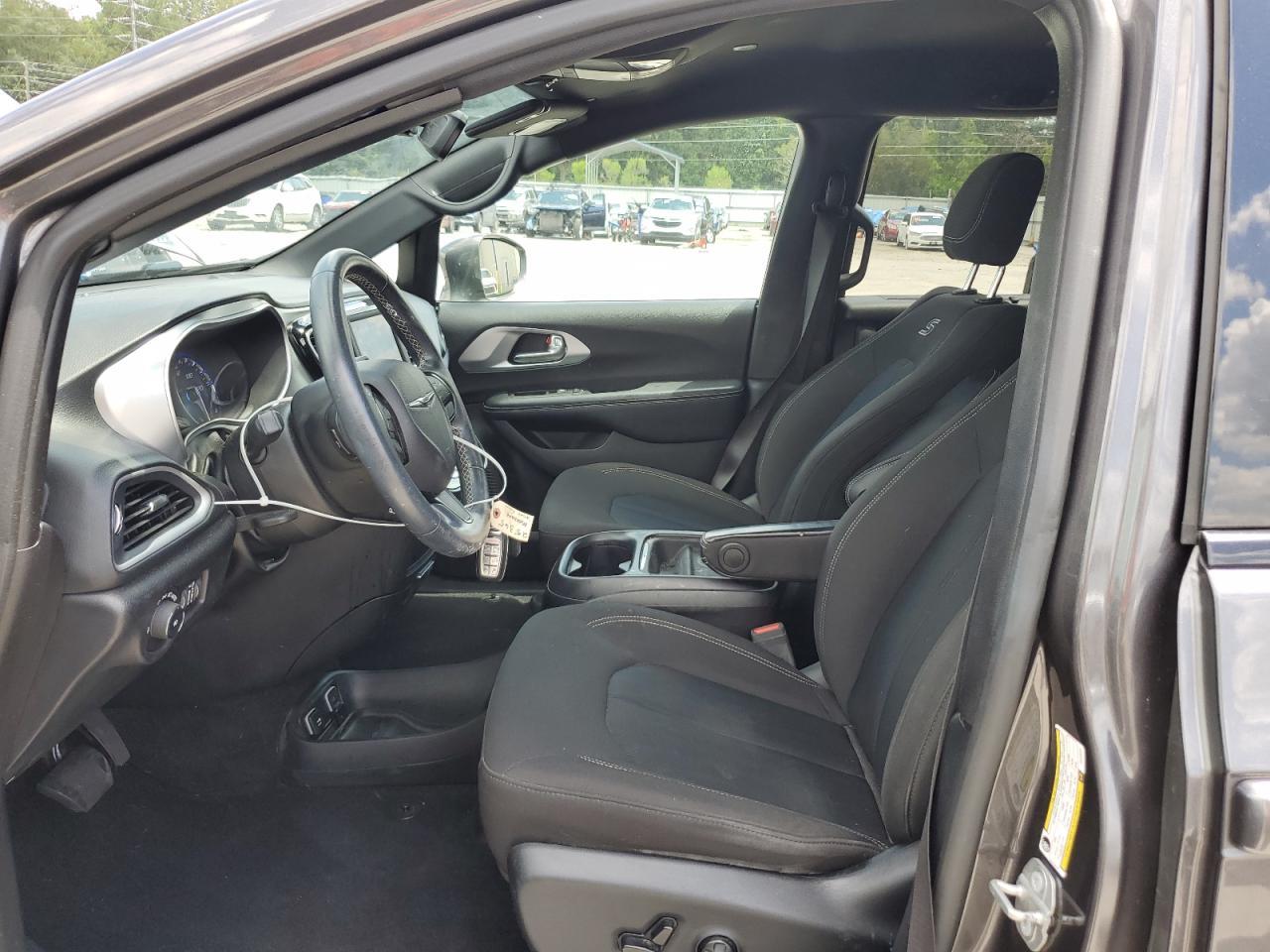 2020 Chrysler Pacifica Touring - Image 7