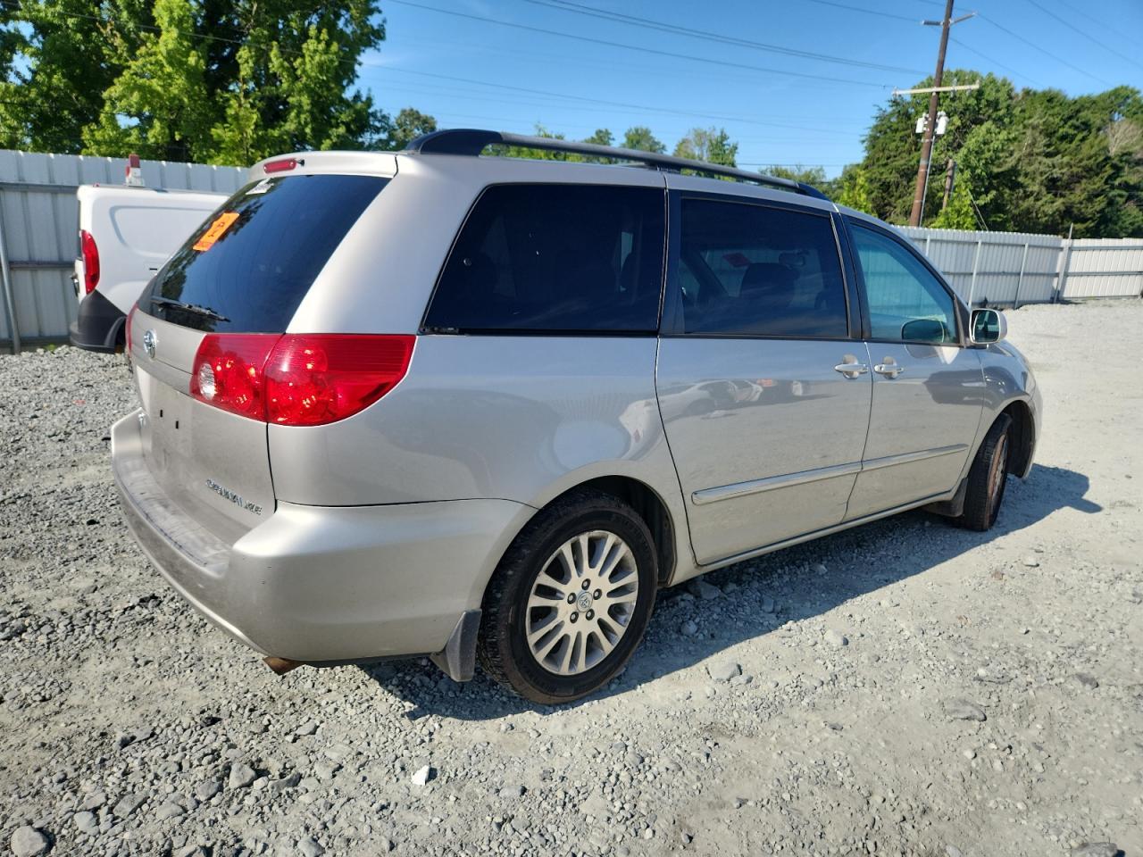 2007 Toyota Sienna Xle - Image 3