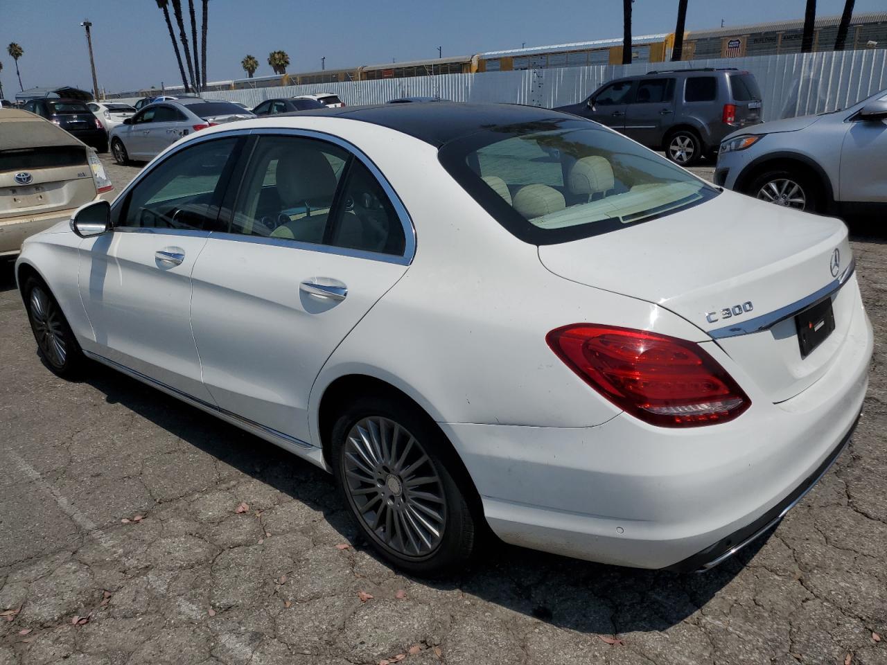 2015 Mercedes-Benz C 300 - Фото 2