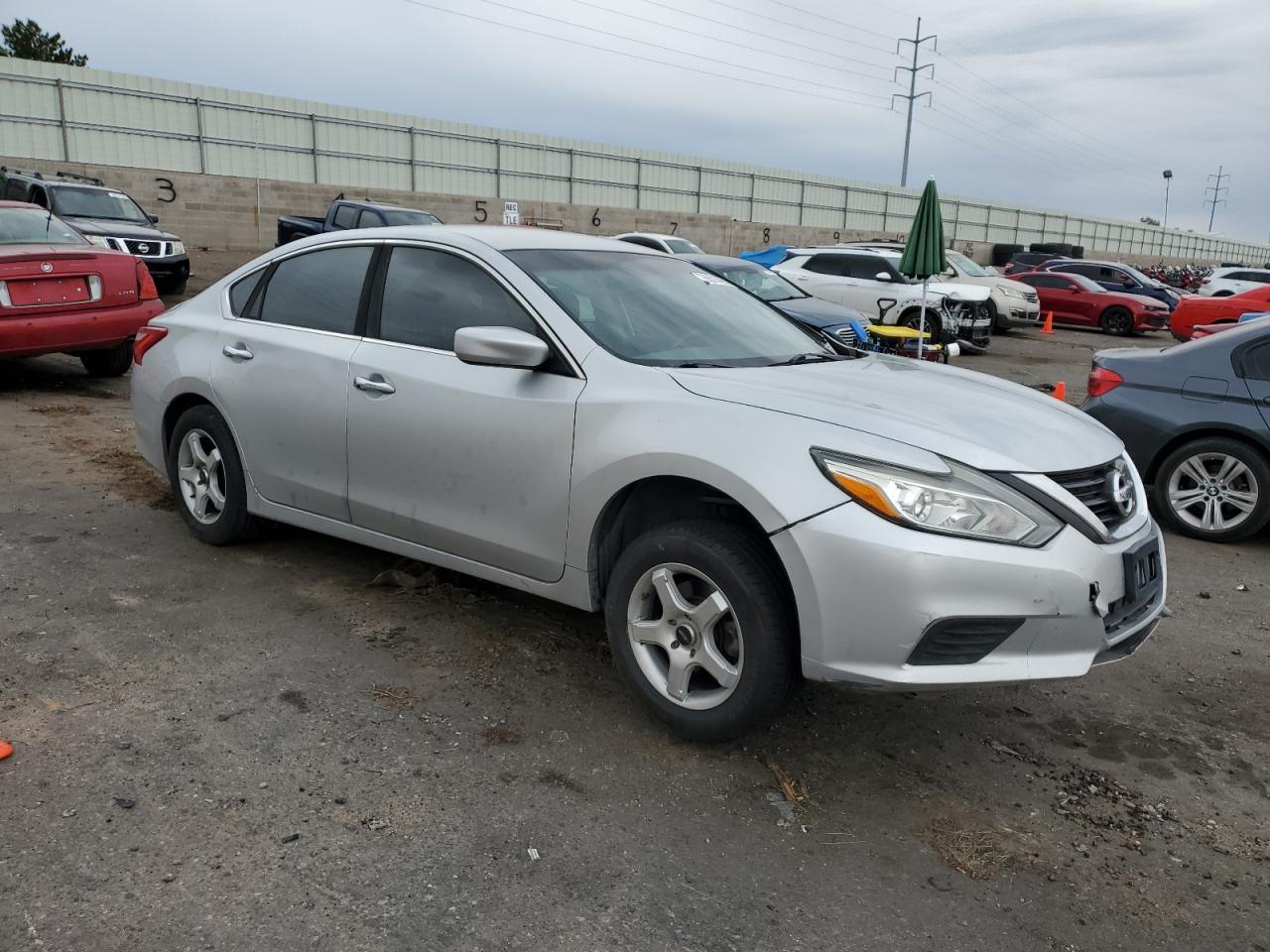 2016 Nissan Altima 2.5 - Image 4