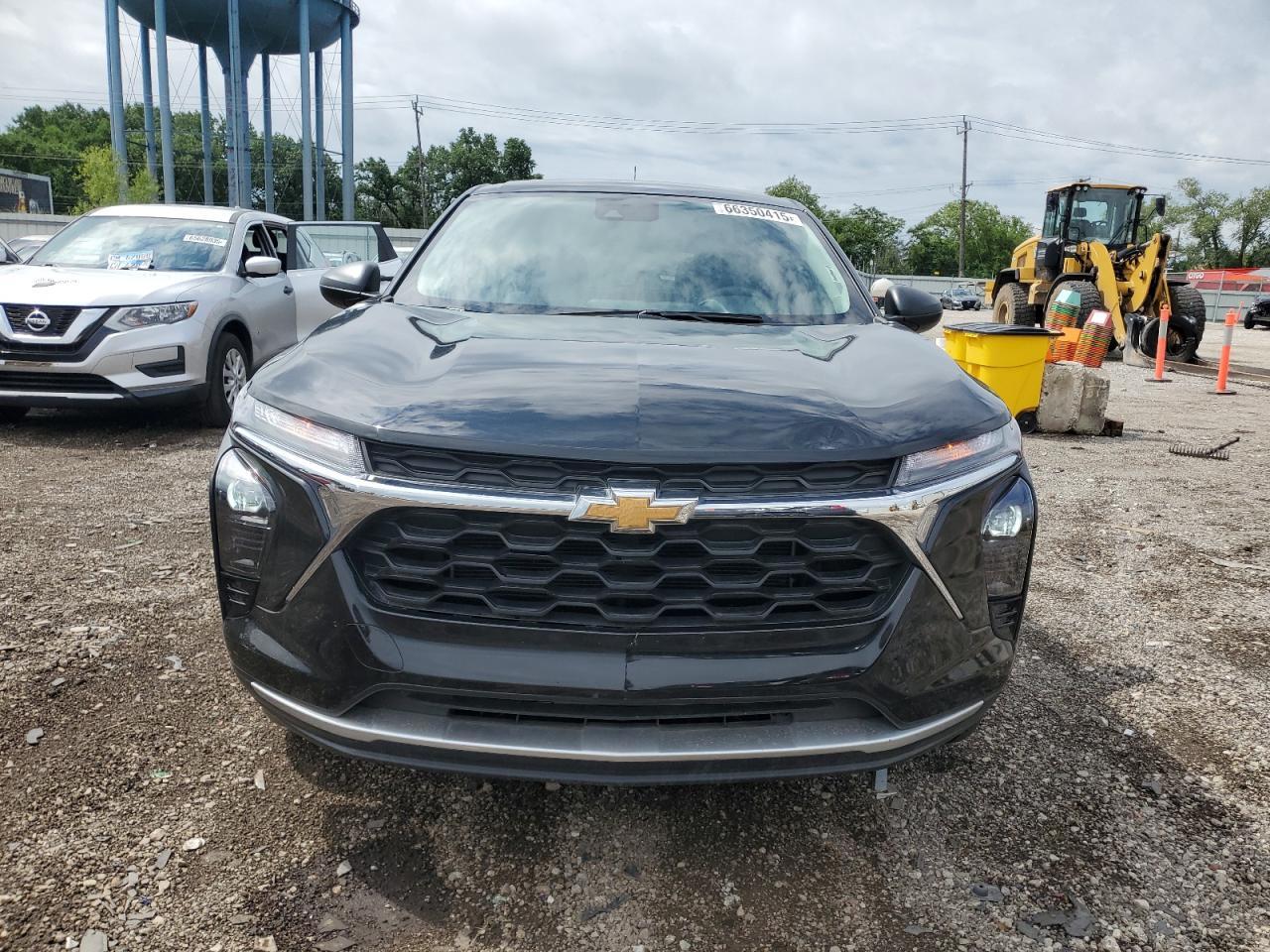 2024 Chevrolet Trax Ls - Image 5