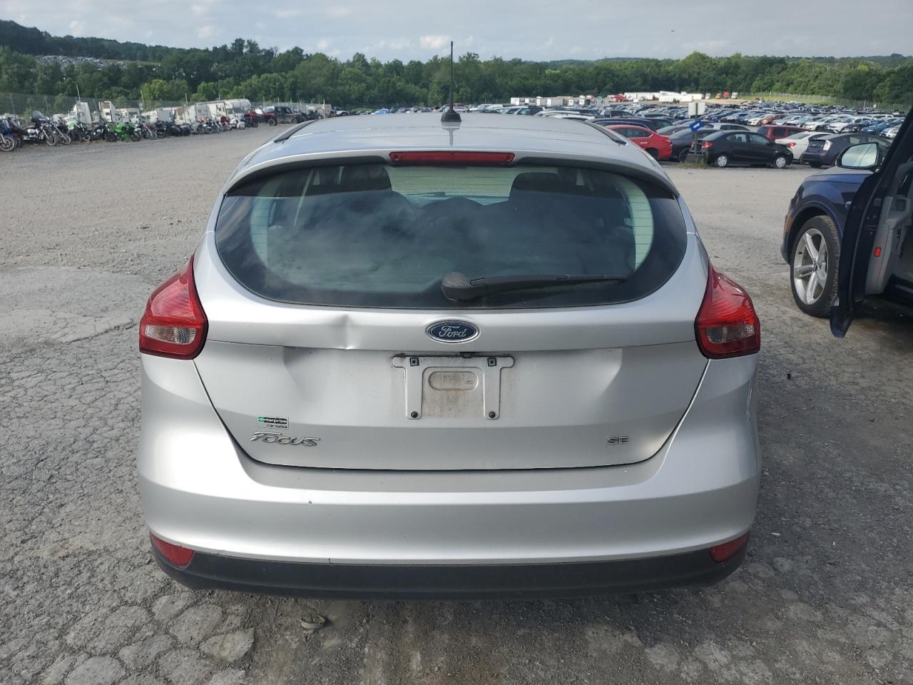 2018 Ford Focus Se - Image 6