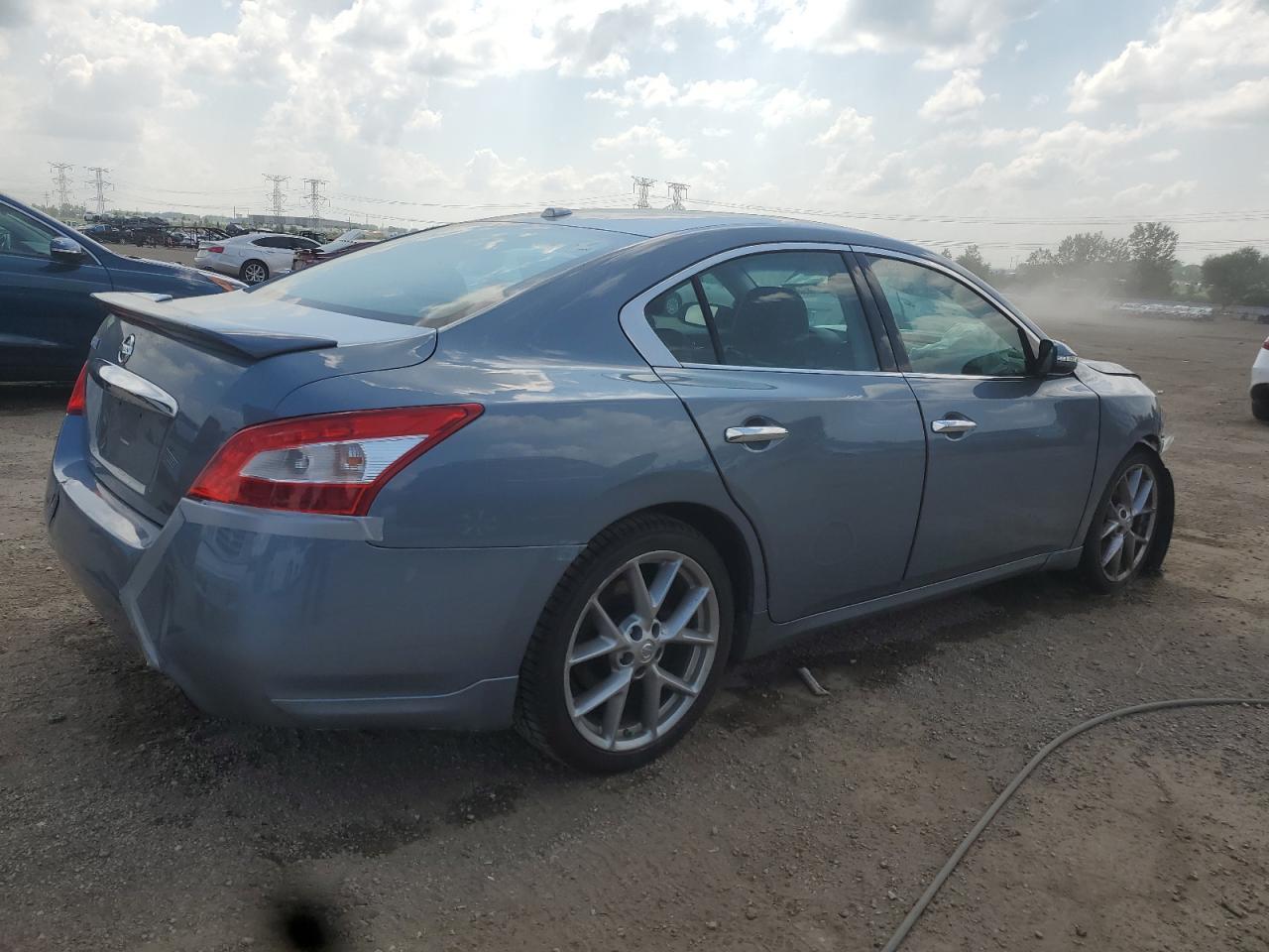 2010 Nissan Maxima S - Image 3