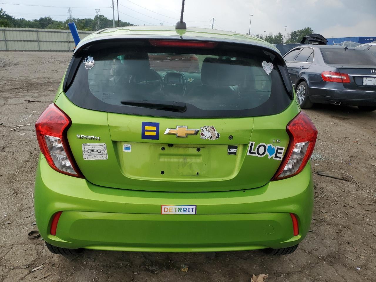 2016 Chevrolet Spark Ls - Фото 6