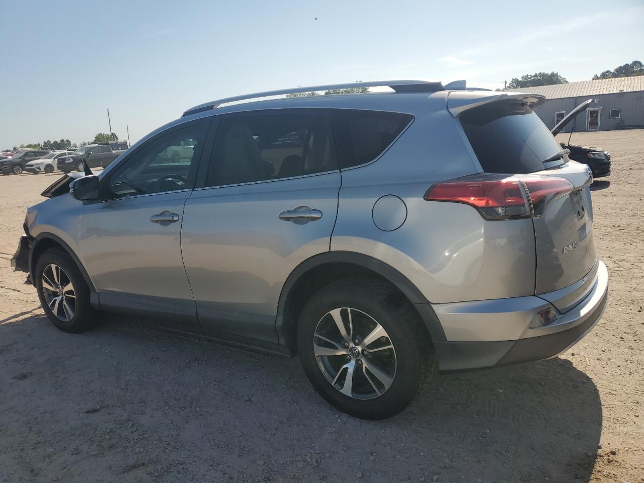 2016 Toyota Rav4 Xle - Image 2