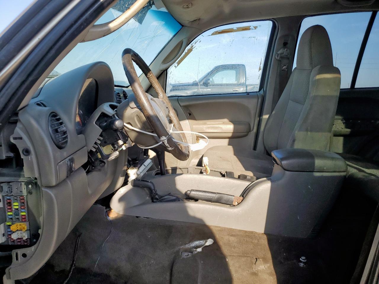 2006 Jeep Liberty Renegade - Фото 7