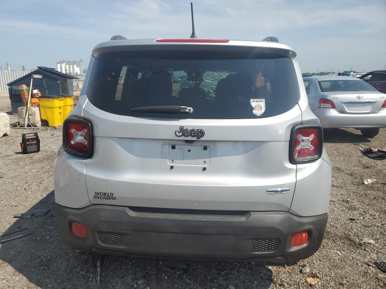 2017 Jeep Renegade Latitude - Фото 6