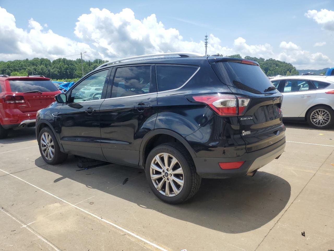 2017 Ford Escape Titanium - Фото 2