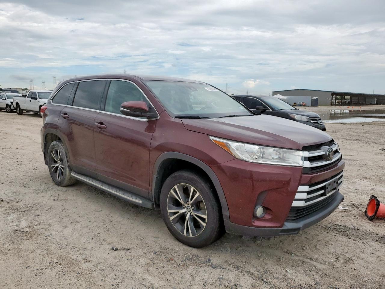 2019 Toyota Highlander Le - Фото 4