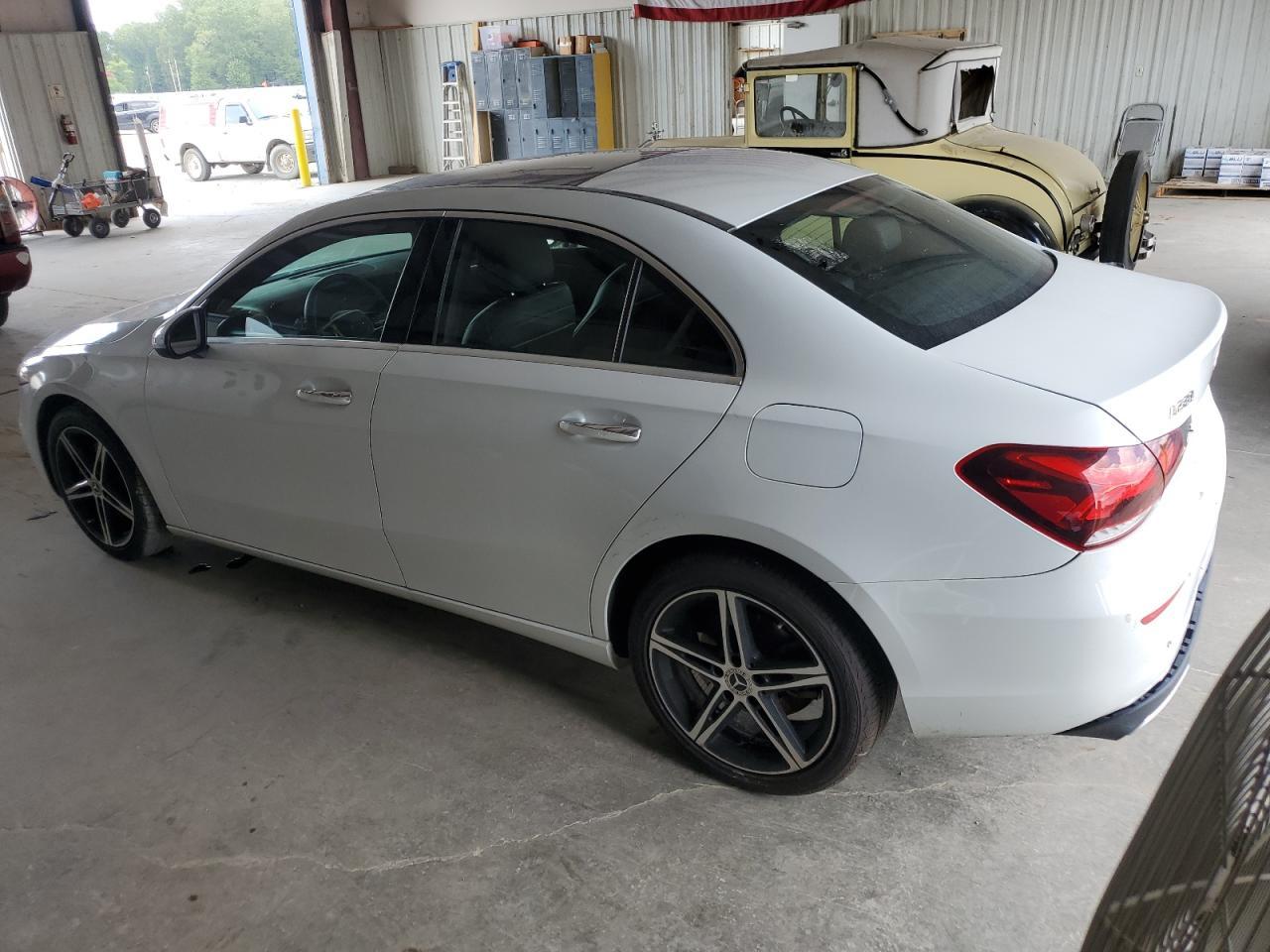 2019 Mercedes-Benz A 220 - Фото 2
