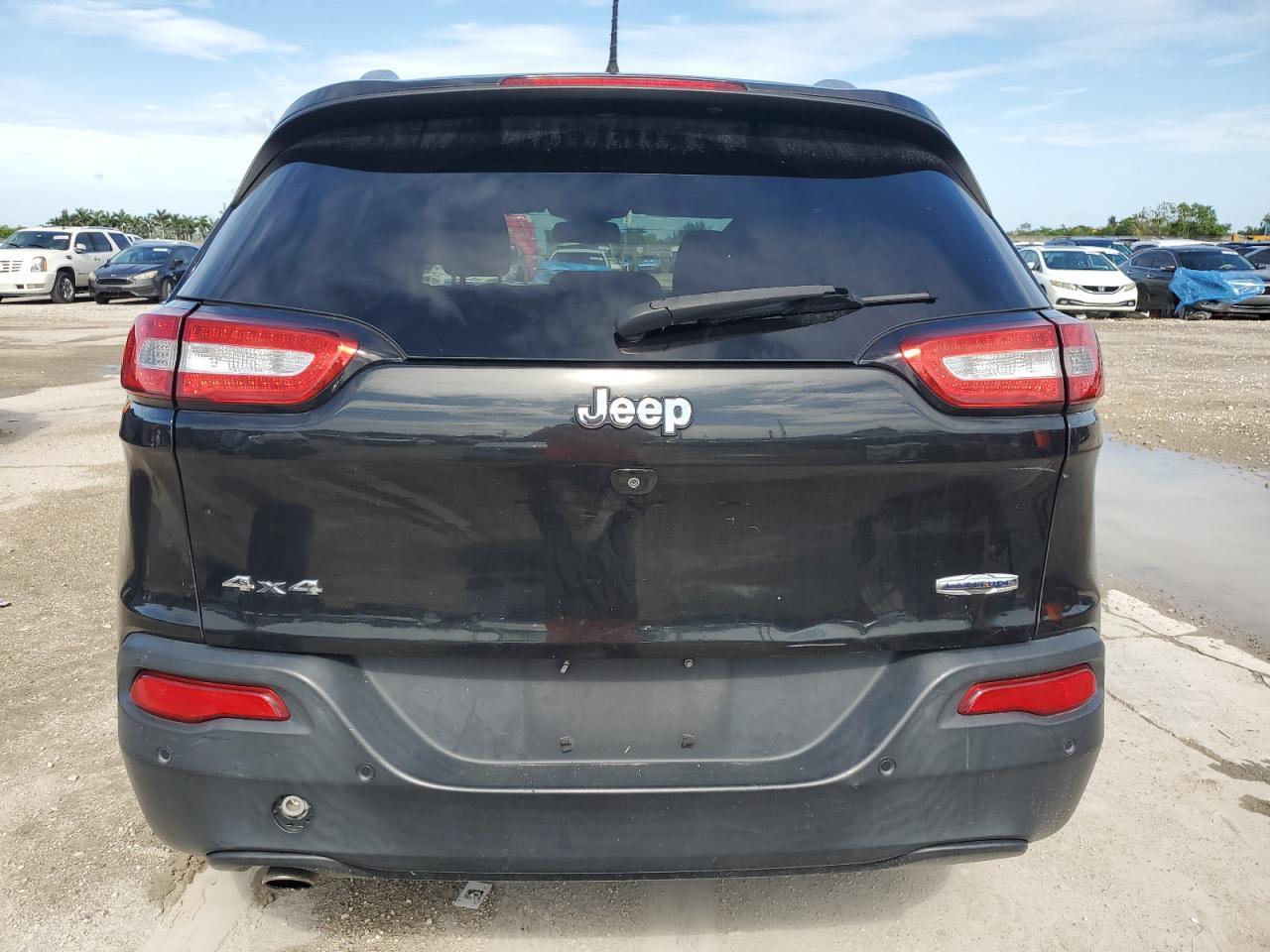 2016 Jeep Cherokee Latitude - Image 6