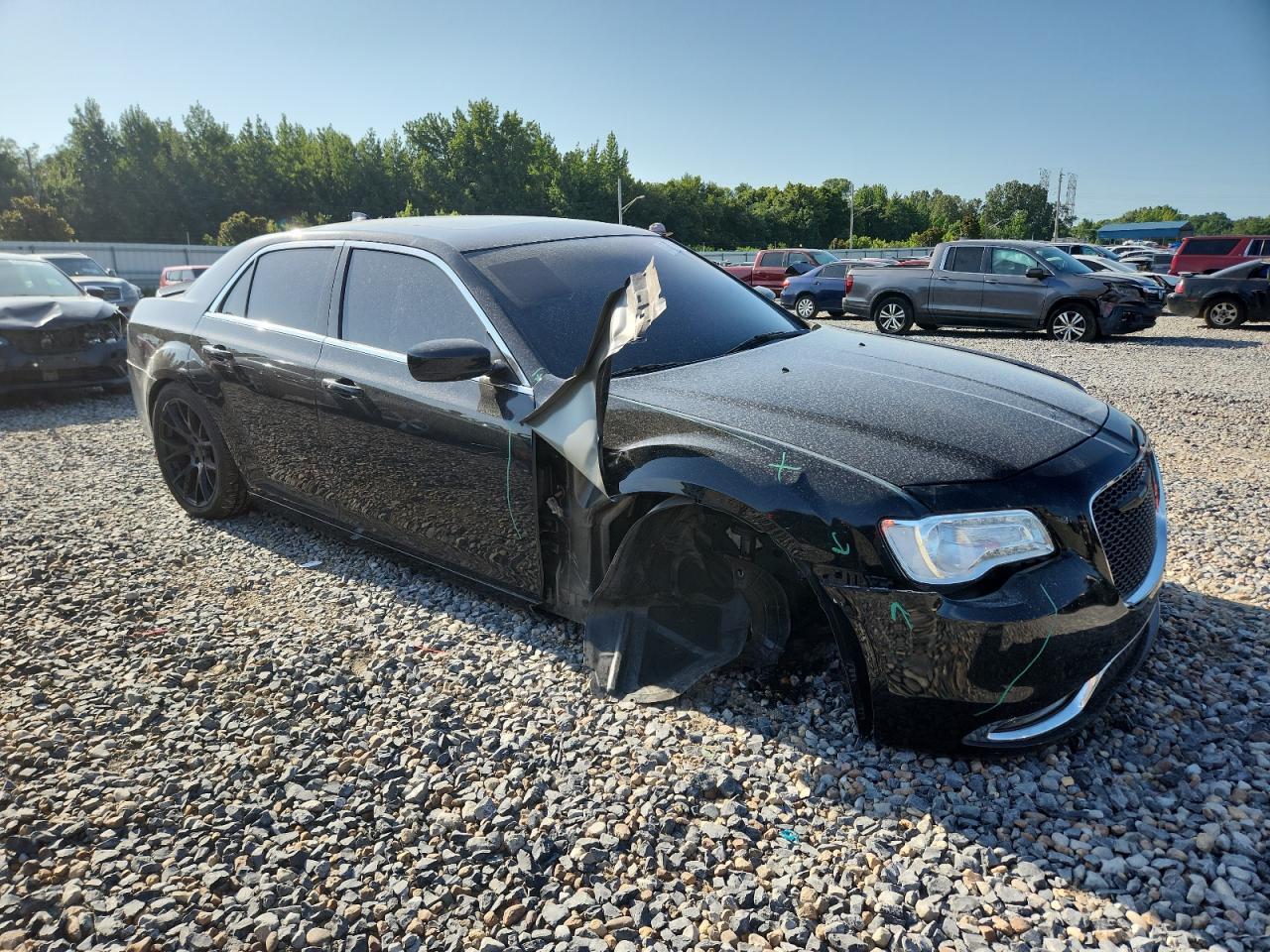 2015 Chrysler 300C - Image 4
