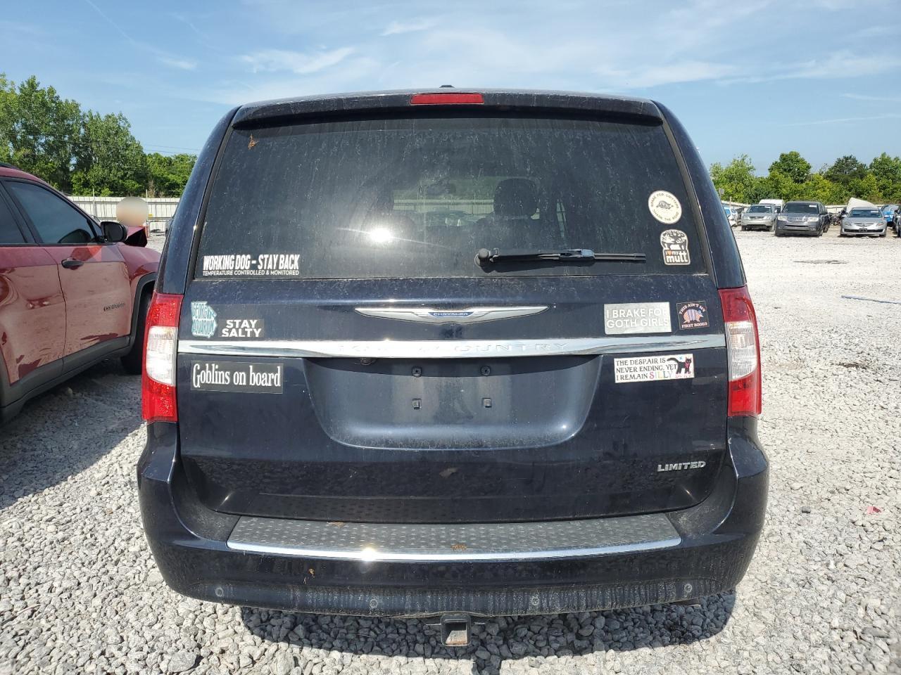 2011 Chrysler Town & Country Limited Limited - Image 6