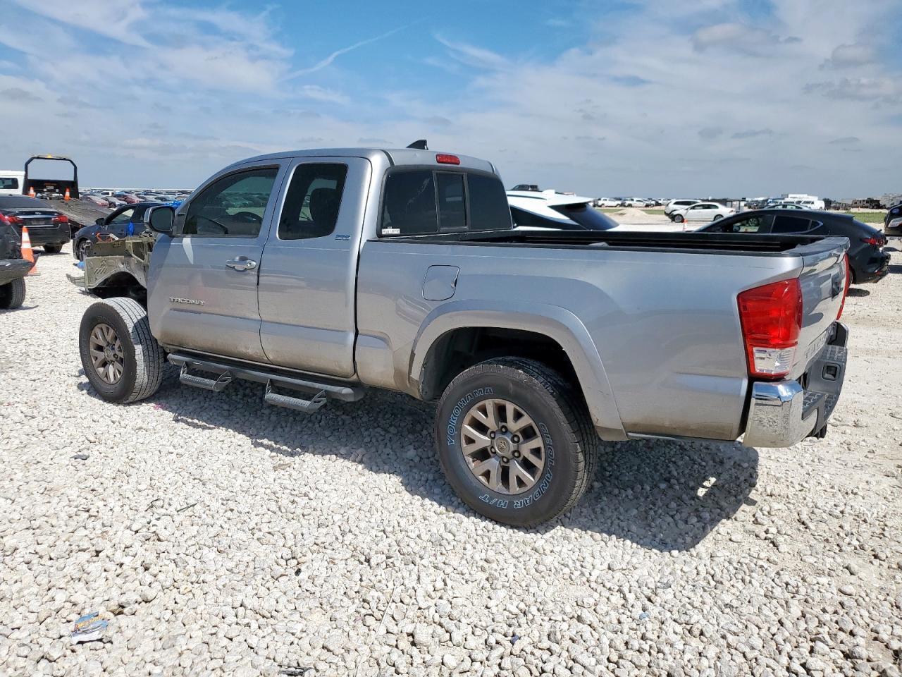 2016 Toyota Tacoma Access Cab - Image 2