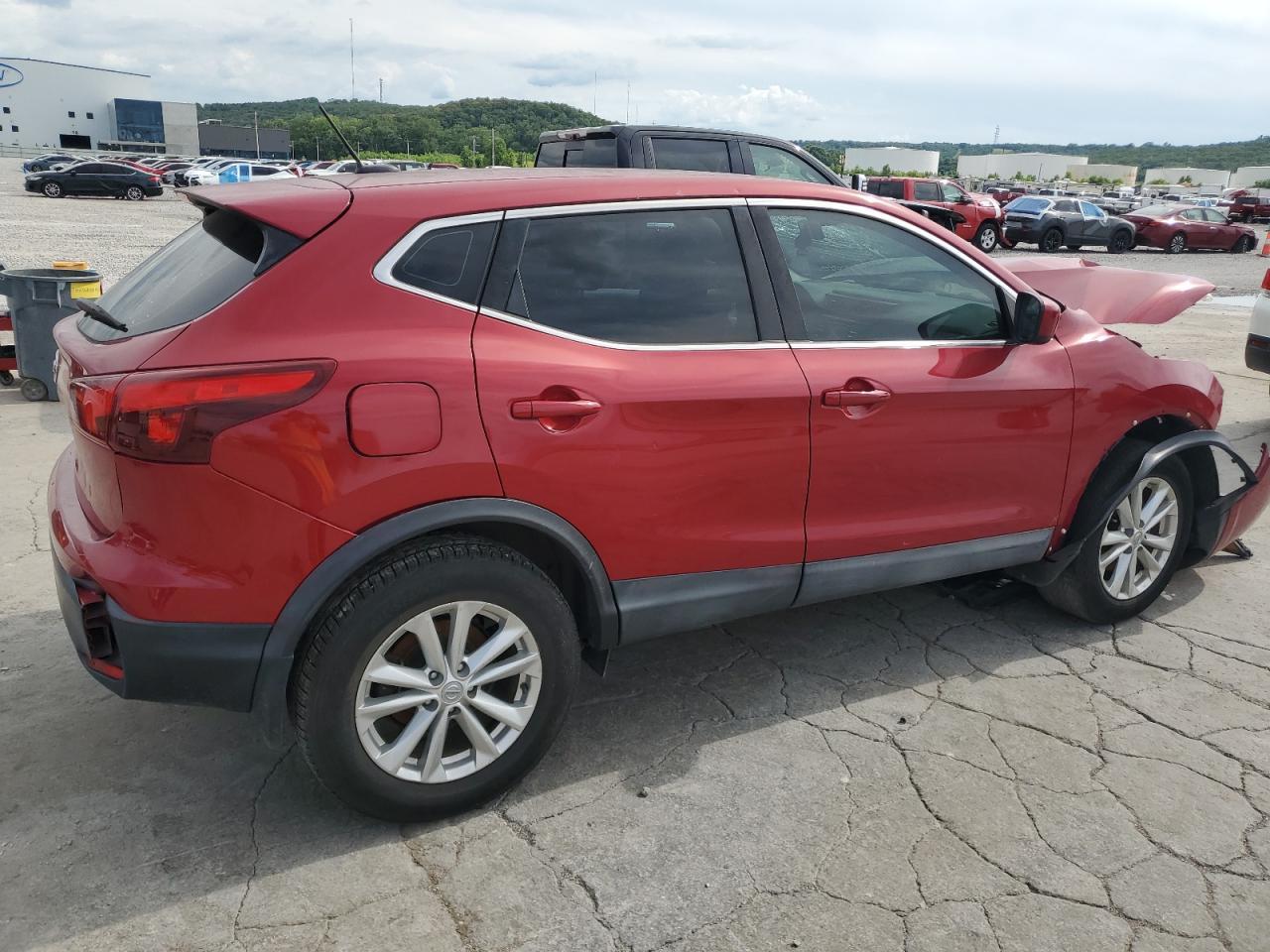 2017 Nissan Rogue Sport S - Фото 3