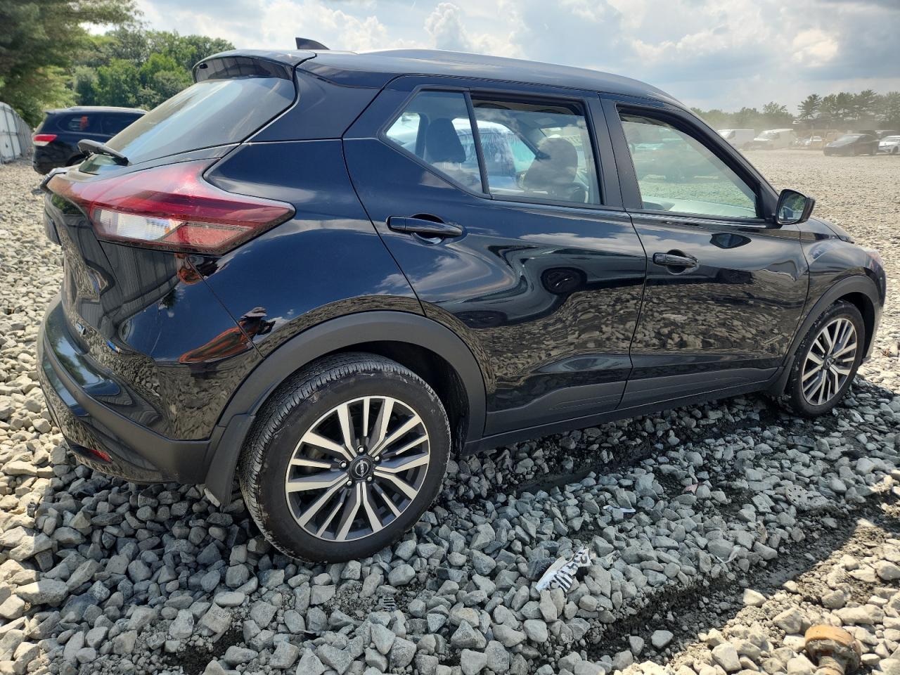 2023 Nissan Kicks Sv - Image 3