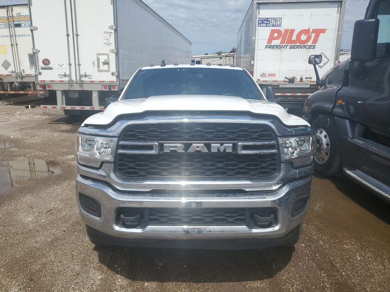 2024 Ram 3500 Tradesman - Фото 5