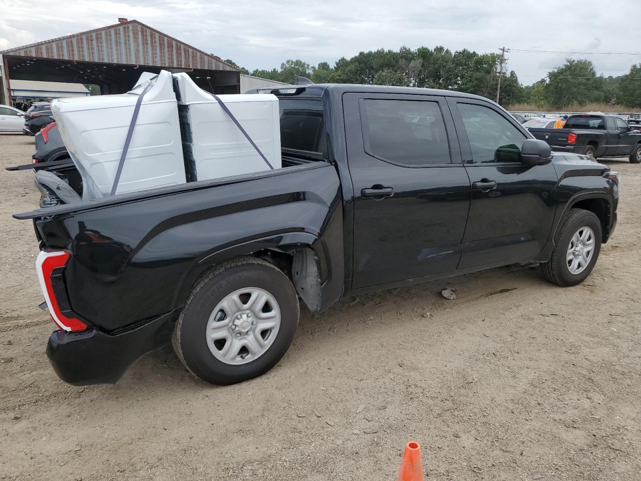 2025 Toyota Tundra Crewmax Sr - Фото 3