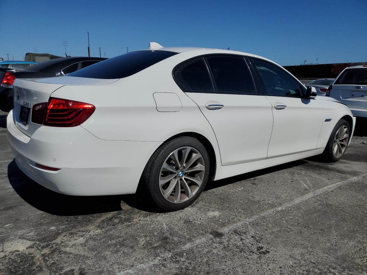 2015 BMW 528 I - Фото 3