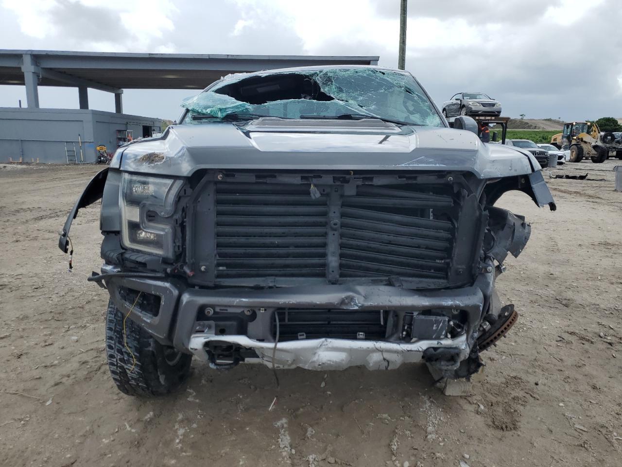 2018 Ford F150 Raptor - Фото 5