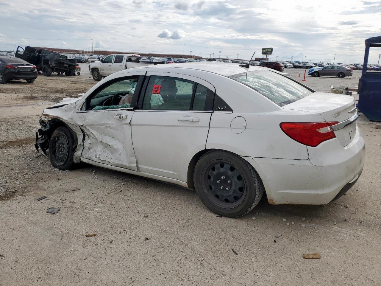 2013 Chrysler 200 Lx - Image 2