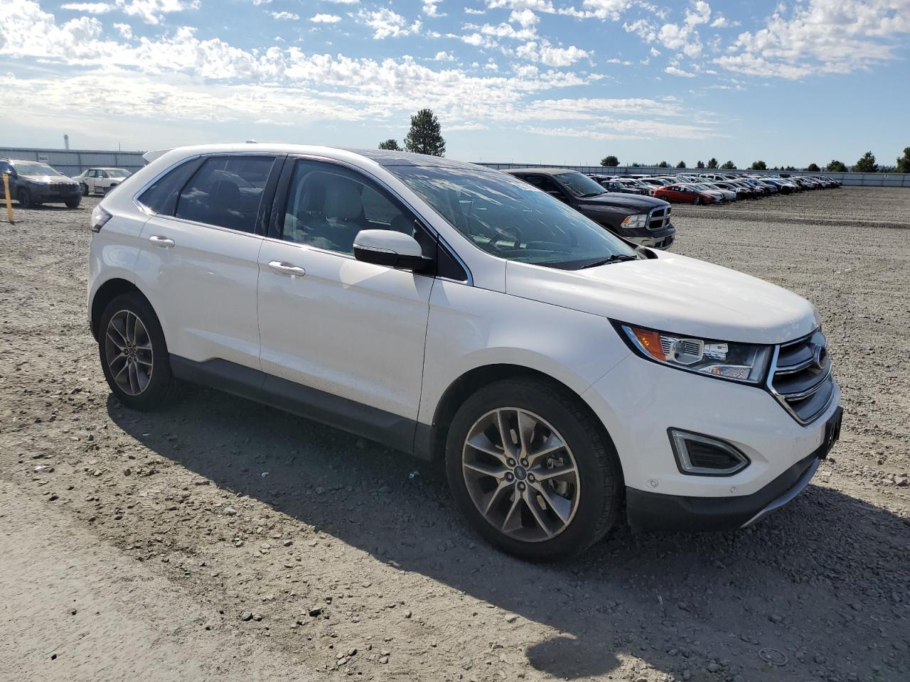 2016 Ford Edge Titanium - Image 4