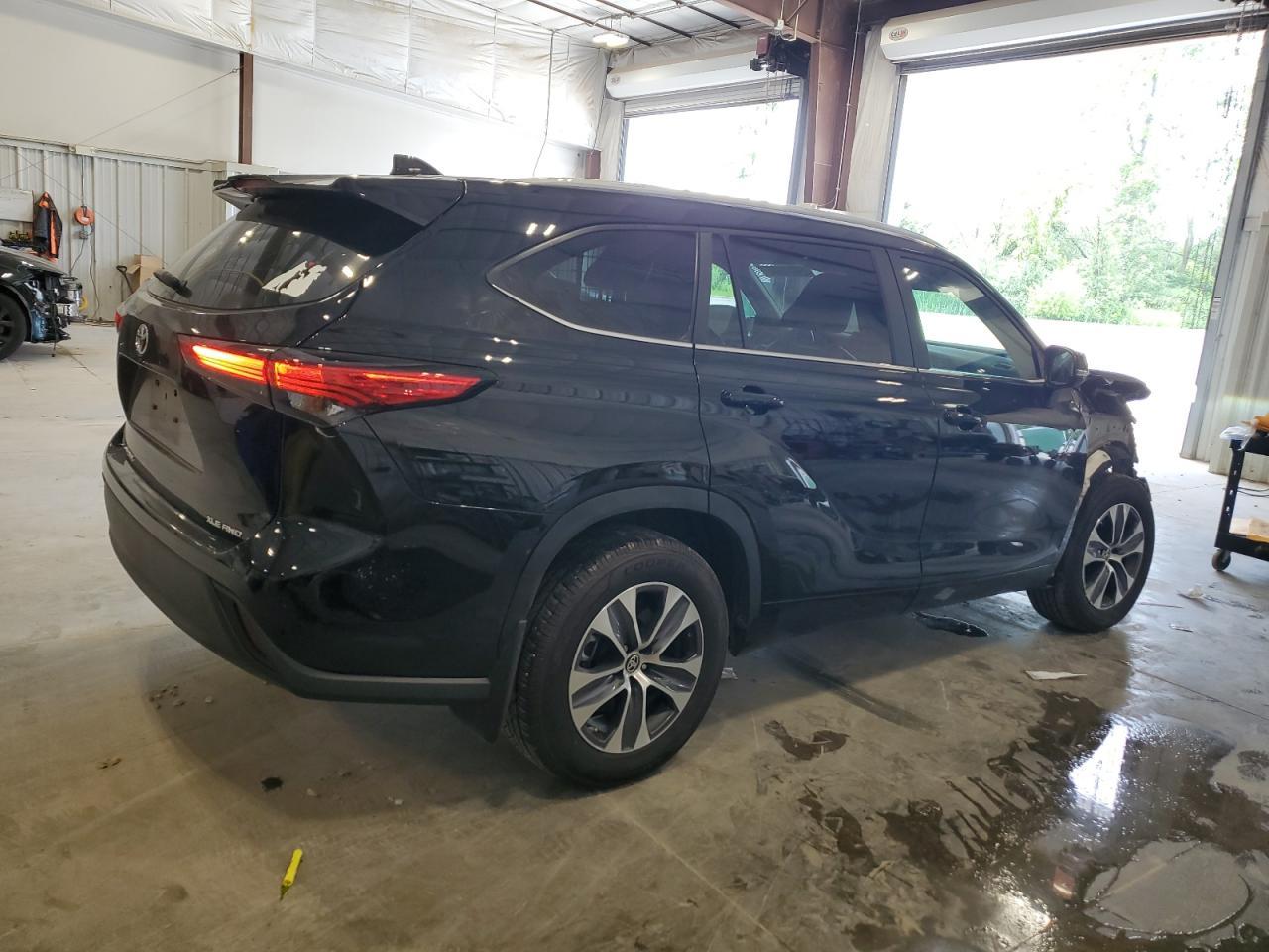 2023 Toyota Highlander L - Фото 3