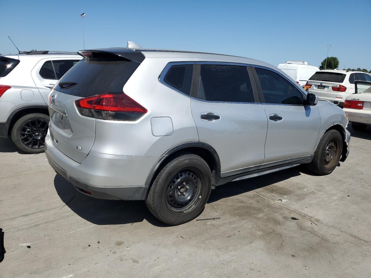 2018 Nissan Rogue S - Фото 3