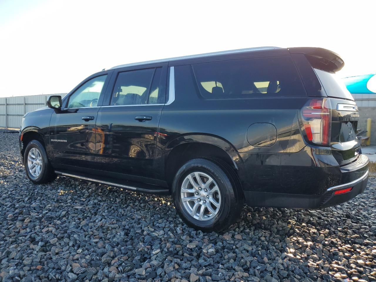 2023 Chevrolet Suburban C1500 Lt - Фото 2