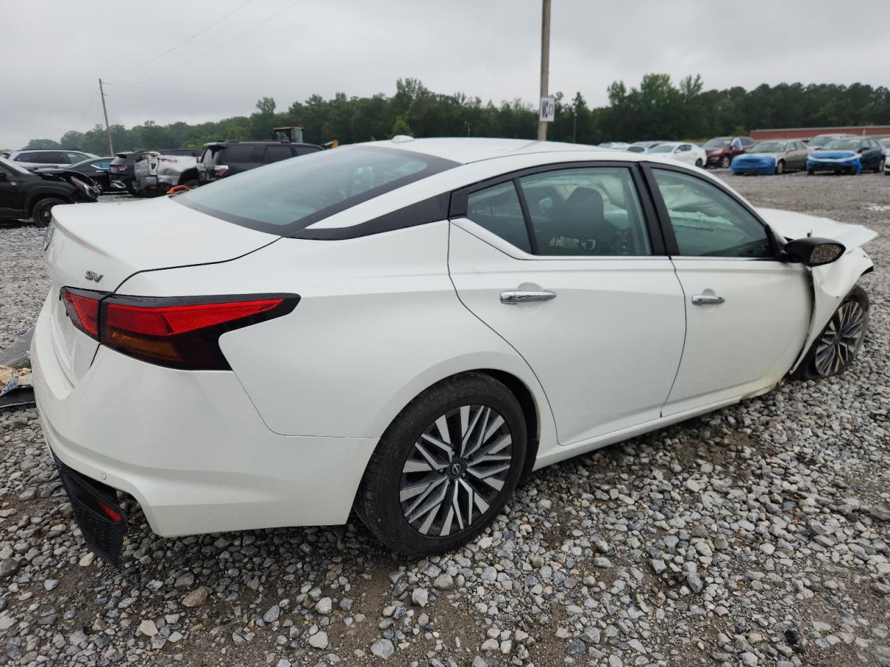2024 Nissan Altima Sv - Image 3