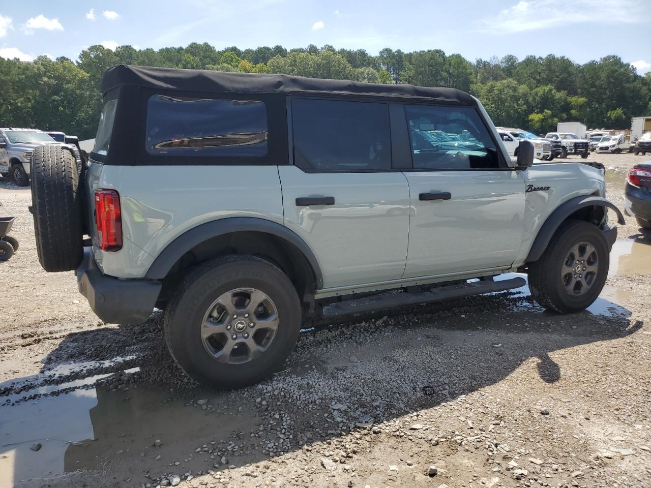 2023 Ford Bronco Base - Фото 3