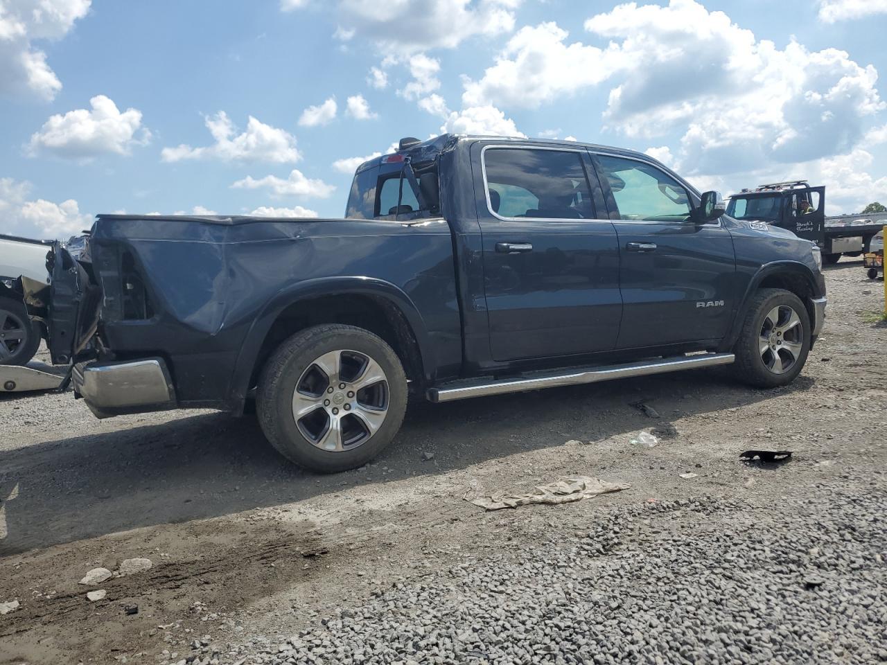 2019 Ram 1500 Laramie - Фото 3