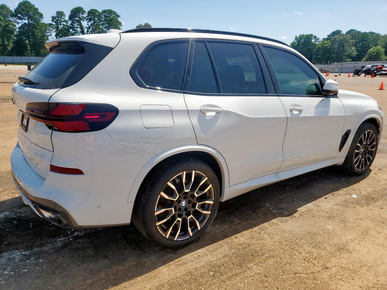 2025 BMW X5 xDrive40I - Фото 3