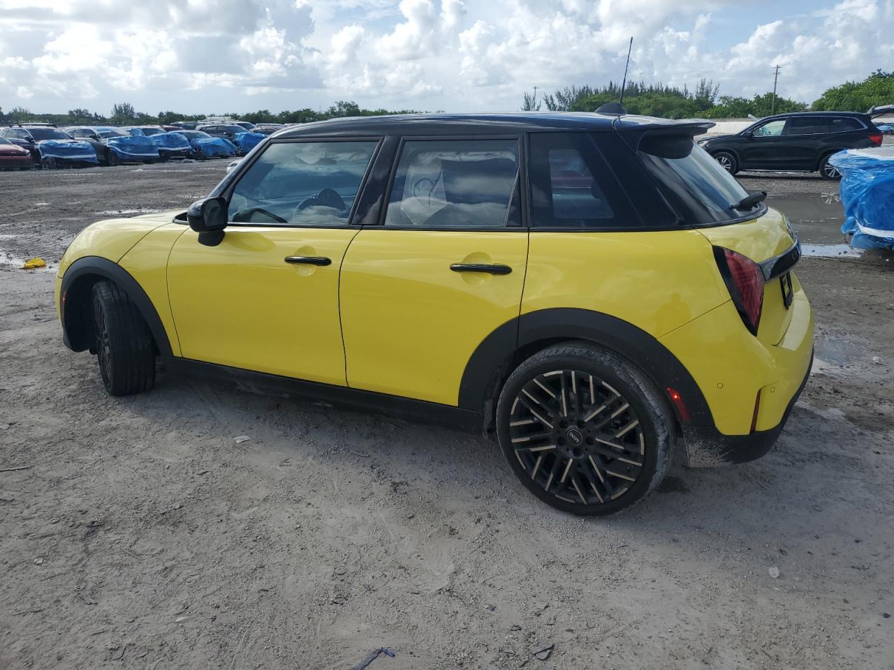 2025 Mini Cooper S - Фото 2